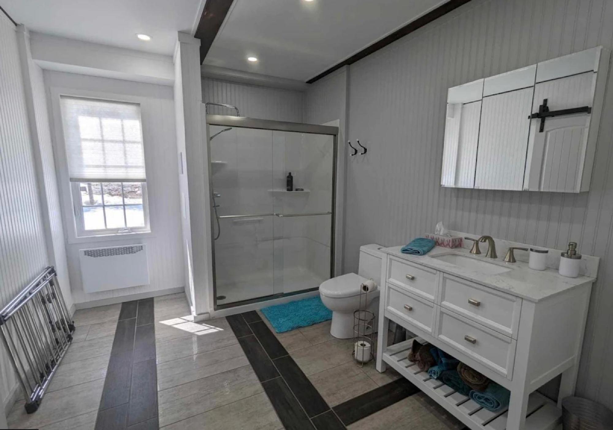 Les Chalets Double K # 3 Saint-Alexis-des-Monts Luaran gambar