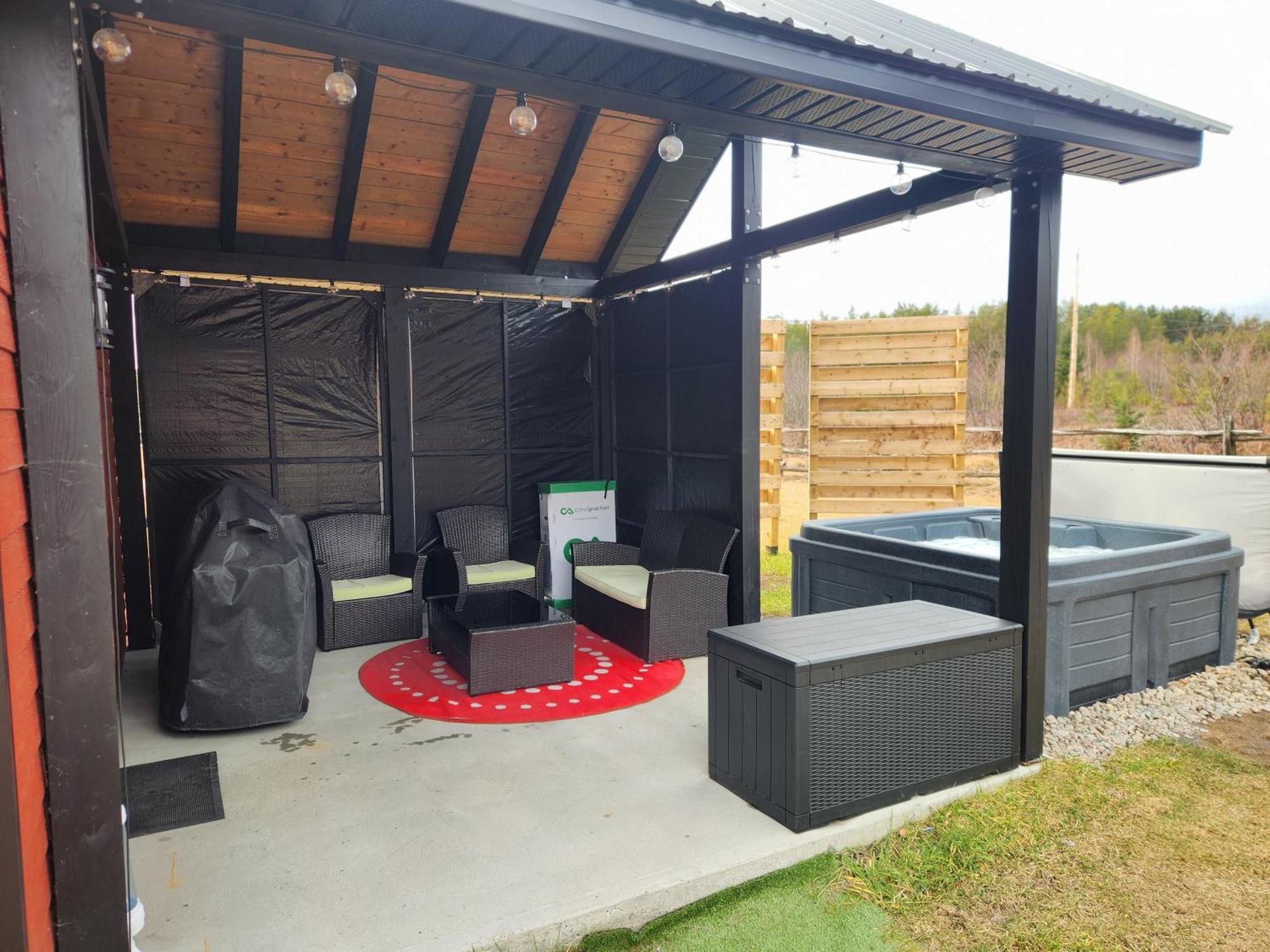 Les Chalets Double K # 3 Saint-Alexis-des-Monts Luaran gambar