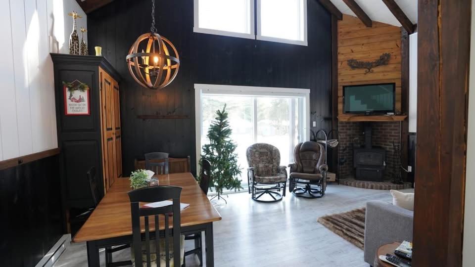 Les Chalets Double K # 3 Saint-Alexis-des-Monts Luaran gambar